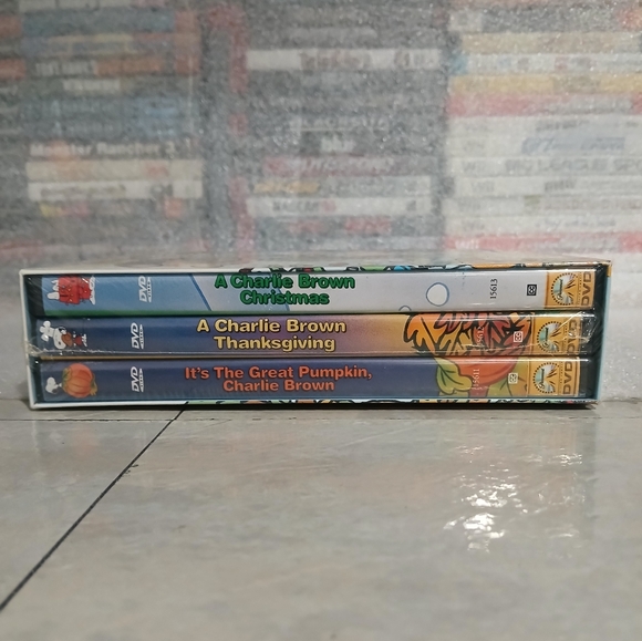 Peanuts Classic Holiday Collection 3-DVD Boxed Set (NEW SEALED) - Picture 6 of 9